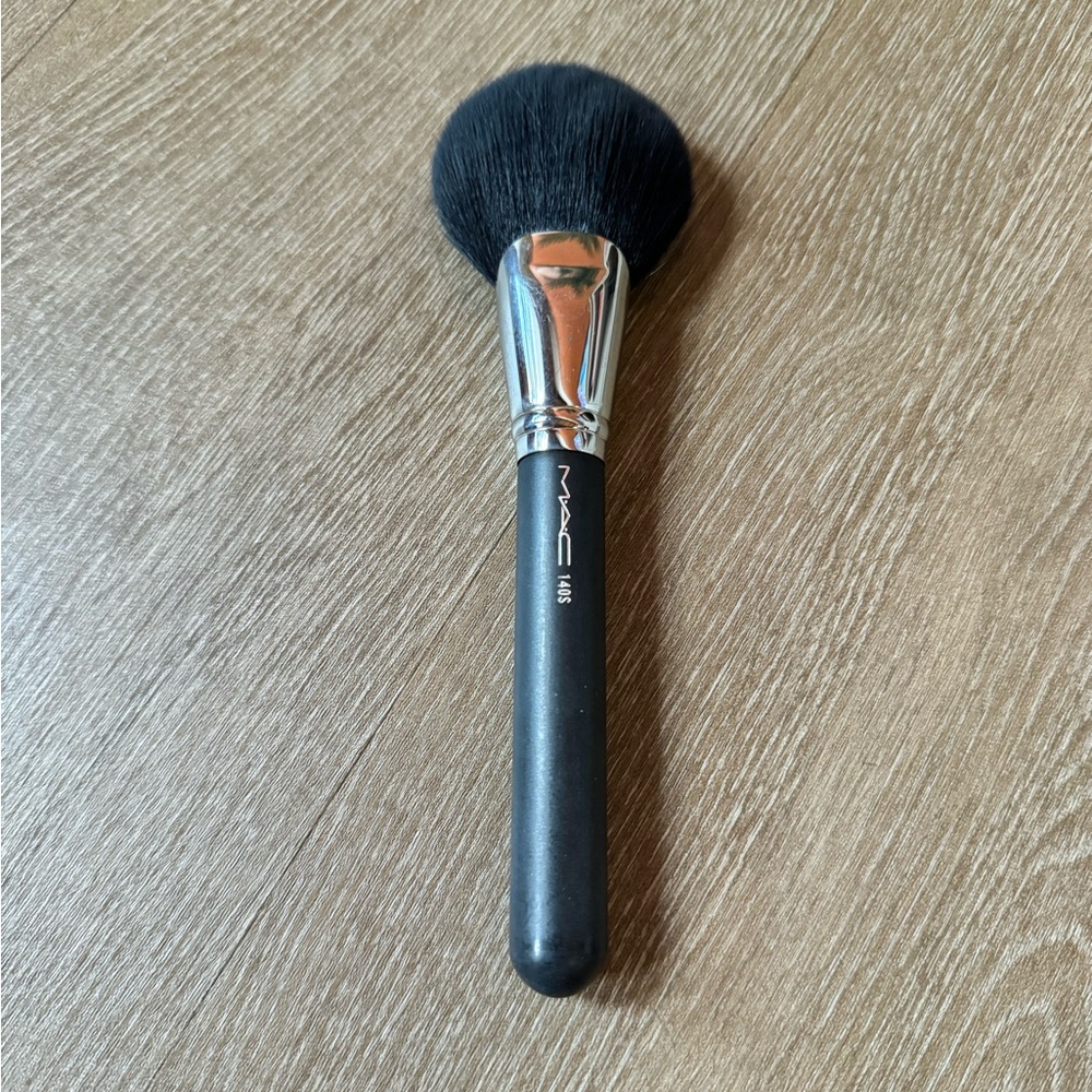 MAC140S- Full Fan Brush
